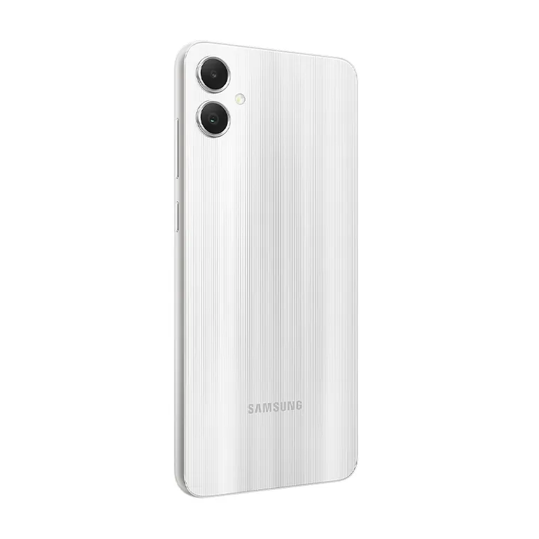 Смартфон Samsung Galaxy A05 4/64 ГБ серебристый